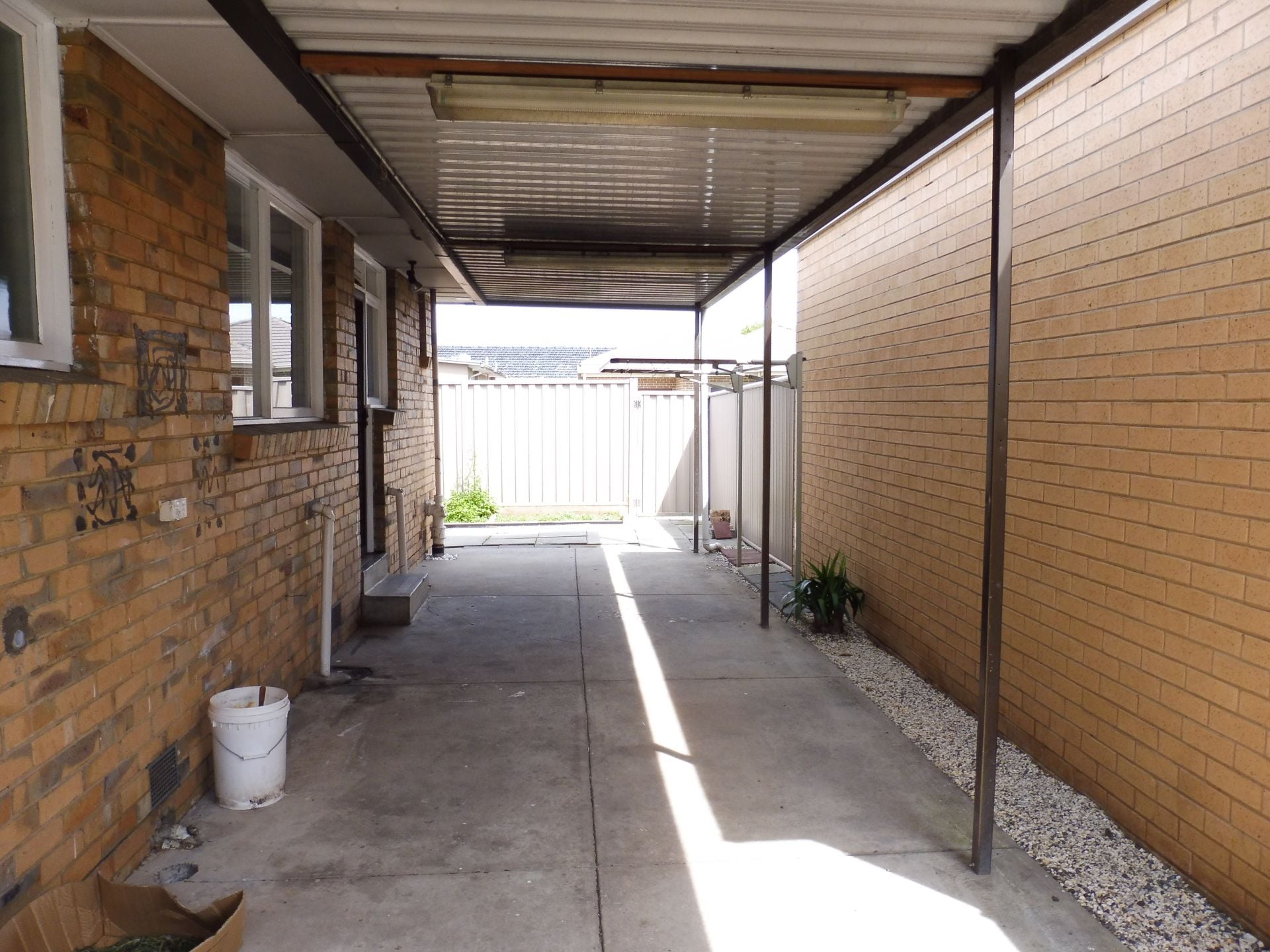 LOW MAINTENANCE PROPERTY IN AN IDEAL LOCATION