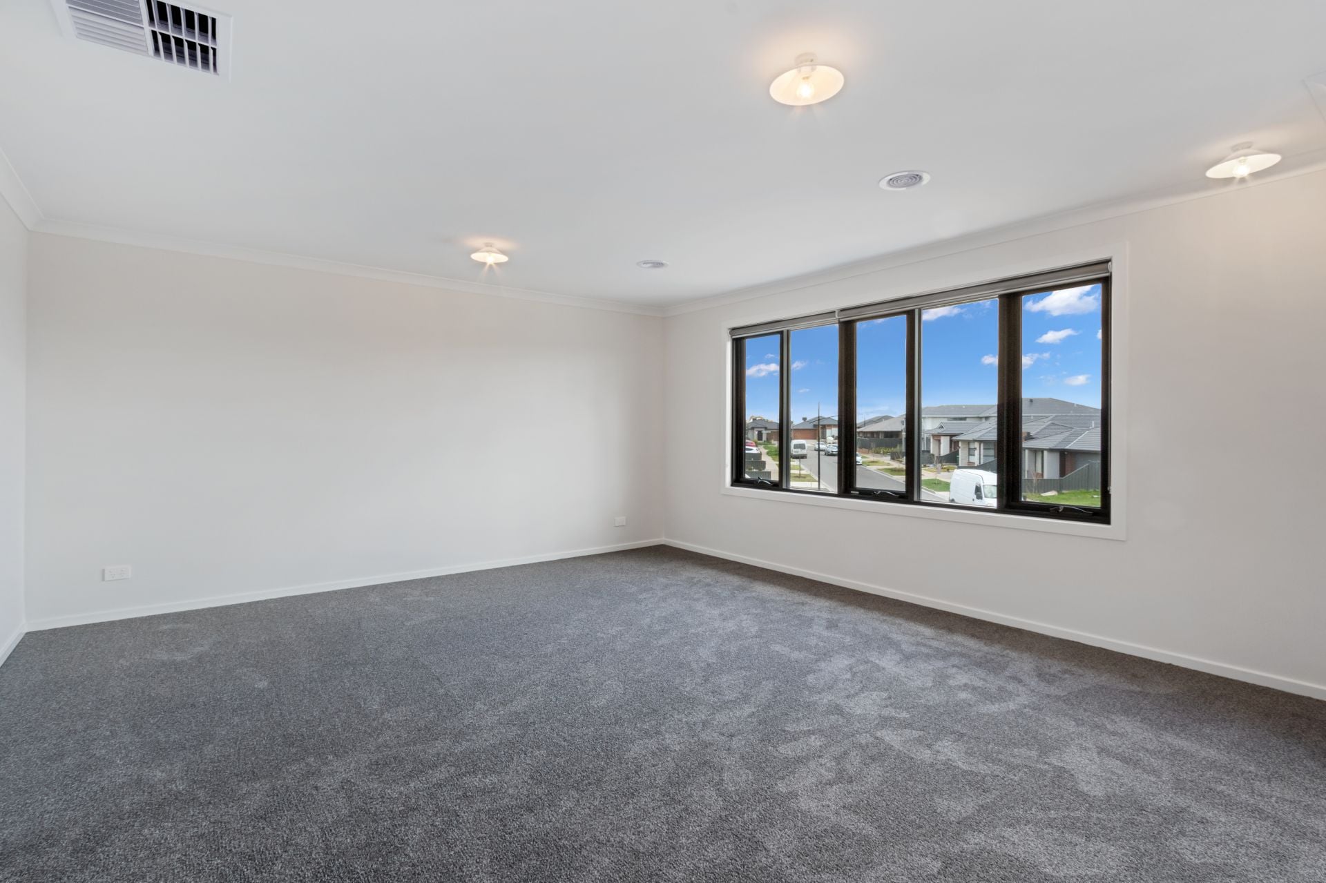 STYLISHNESS, SIZE & LOCATION, WHAT A WINNER!  ** ON HOLD **