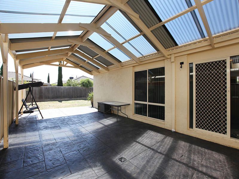 8 Seaside Close, Seabrook - Thumbnail 3