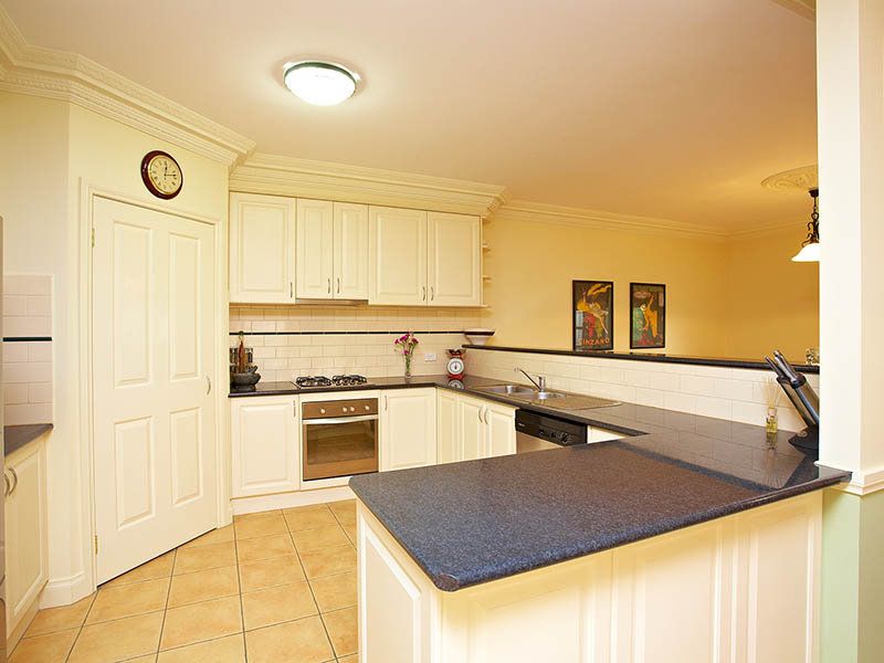47 The Parkway, Caroline Springs - Thumbnail 3