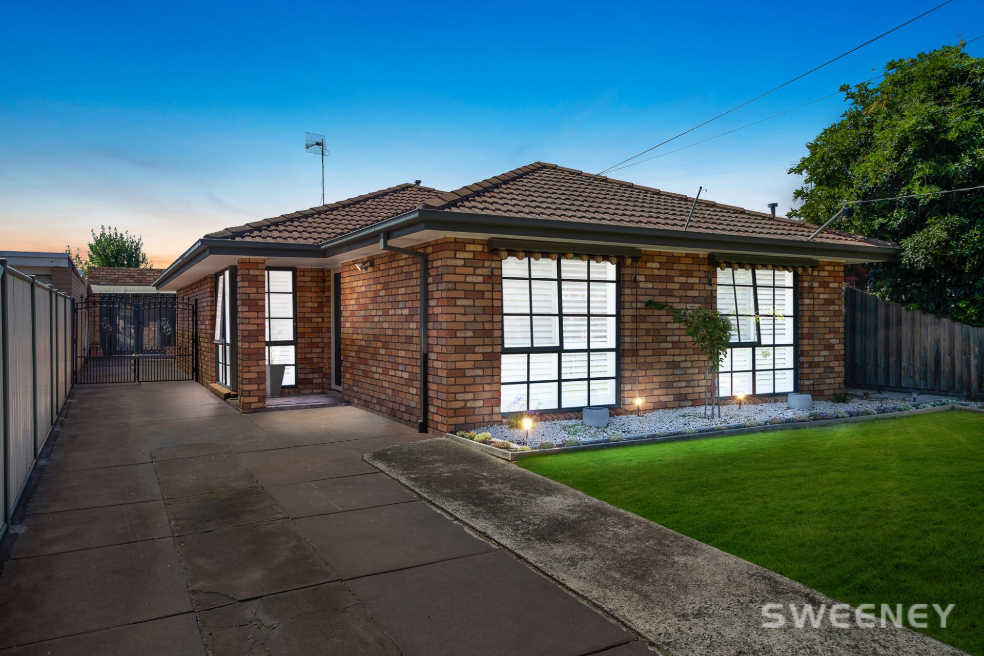 33 Powlett Street, Altona Meadows - Thumbnail 2