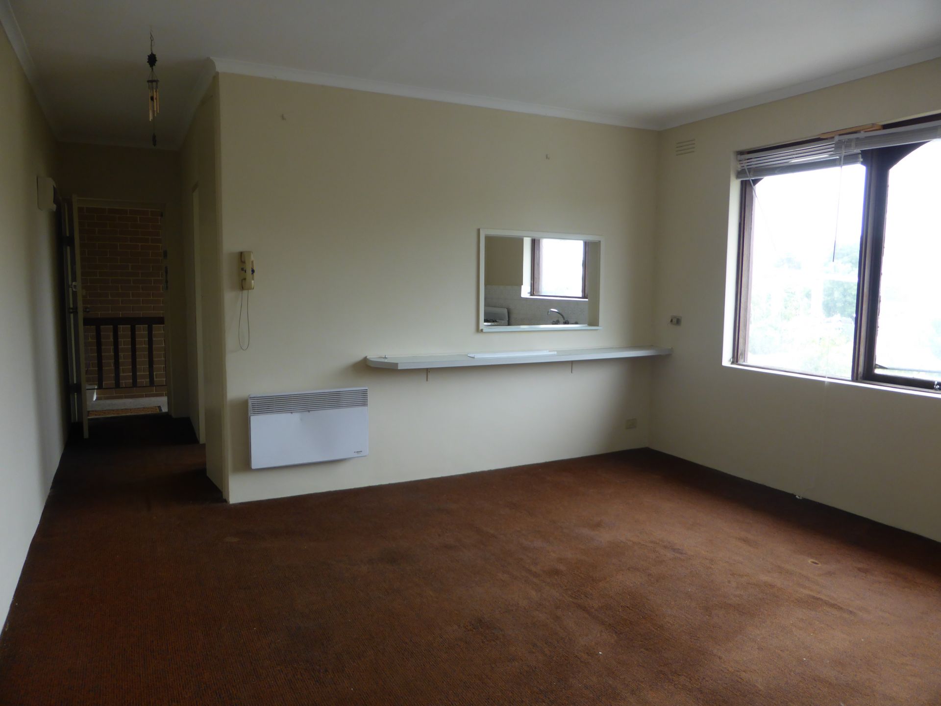 Affordable One Bedroom Unit Un Prize Location With Off-Street Parking
