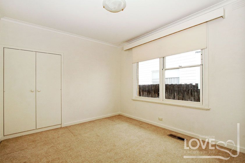 The perfect Kew home in the perfect Kew position! 
* 6 Month Lease*