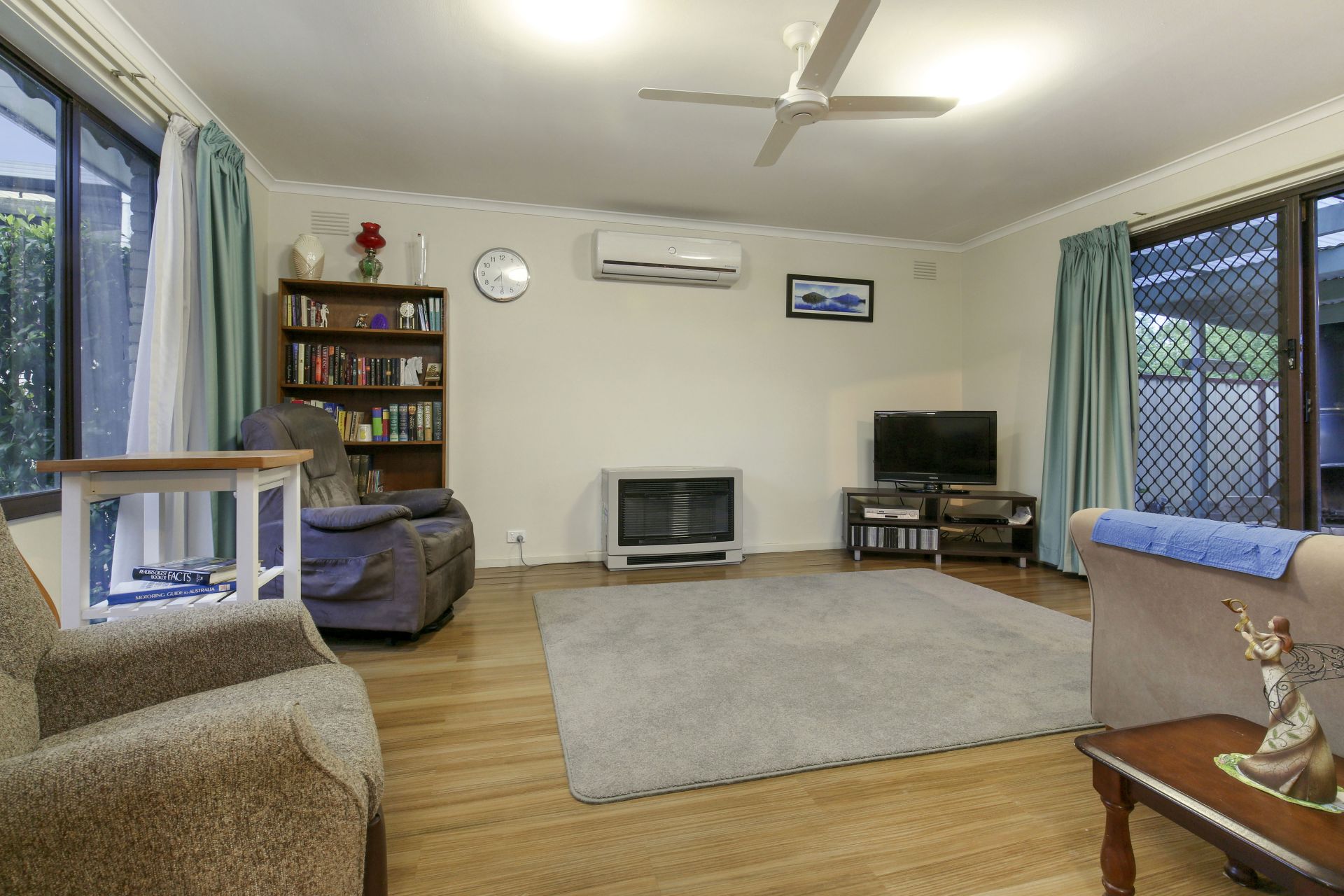 LOVELY RENOVATED FAMILY HOME IN A QUIET COURT