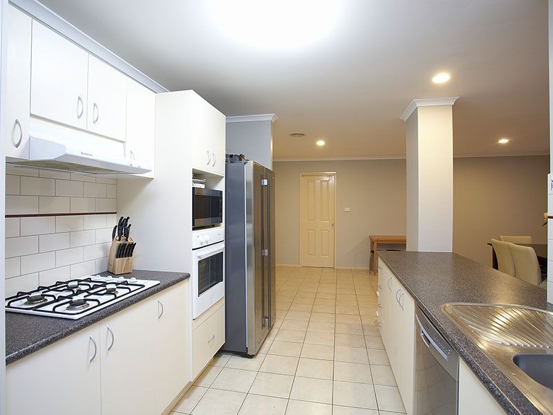 2 Saronvale Crescent, Hillside - Thumbnail 3