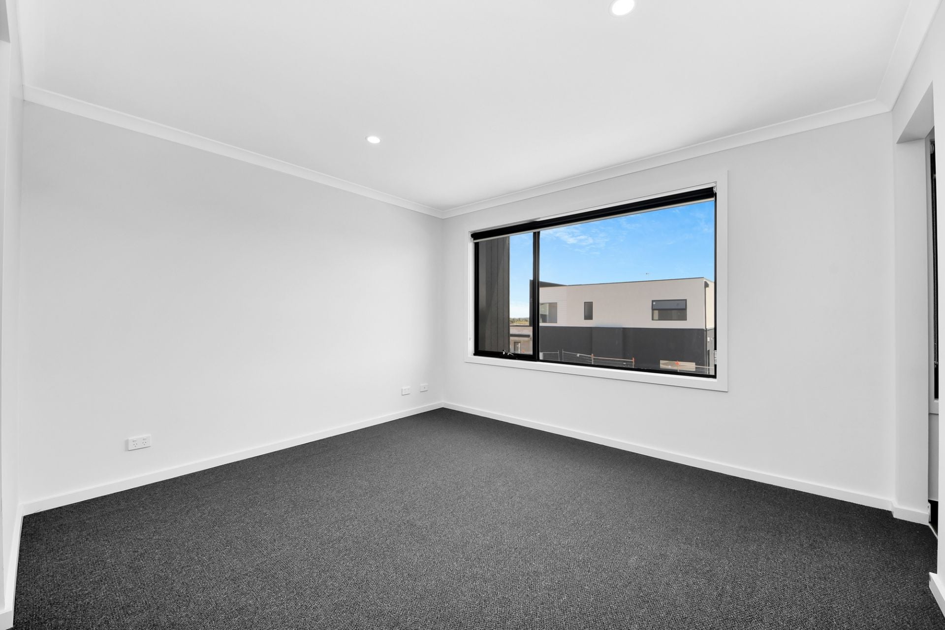 Modern & Brand New Townhouse