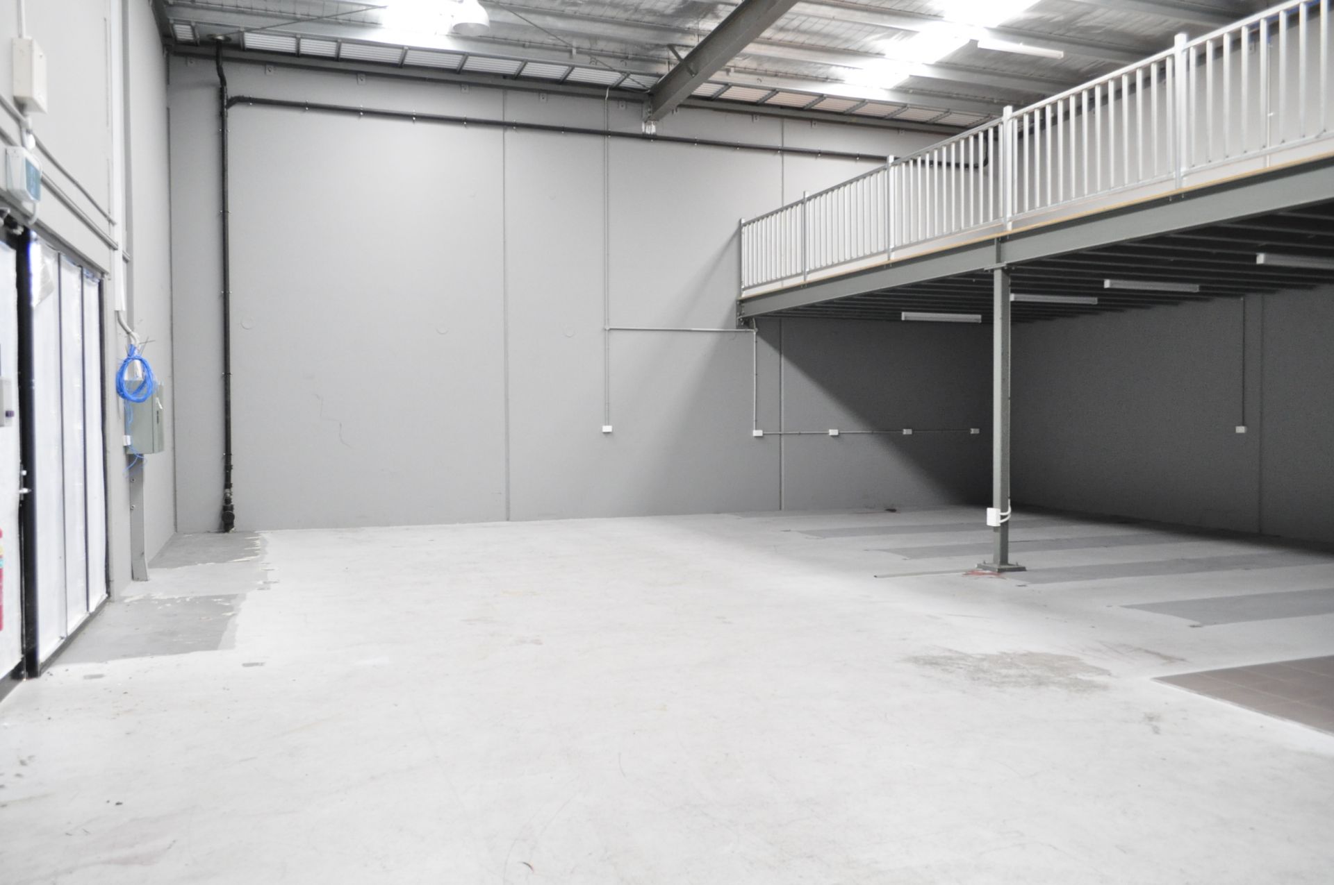 AS NEW 269.50 SQM OFFICE/WAREHOUSE WITH CREEK FRONTAGE M & M BUSINESS PARK