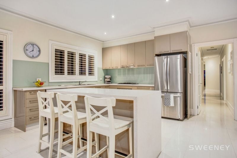 9A Angus Avenue, Altona North - Thumbnail 2