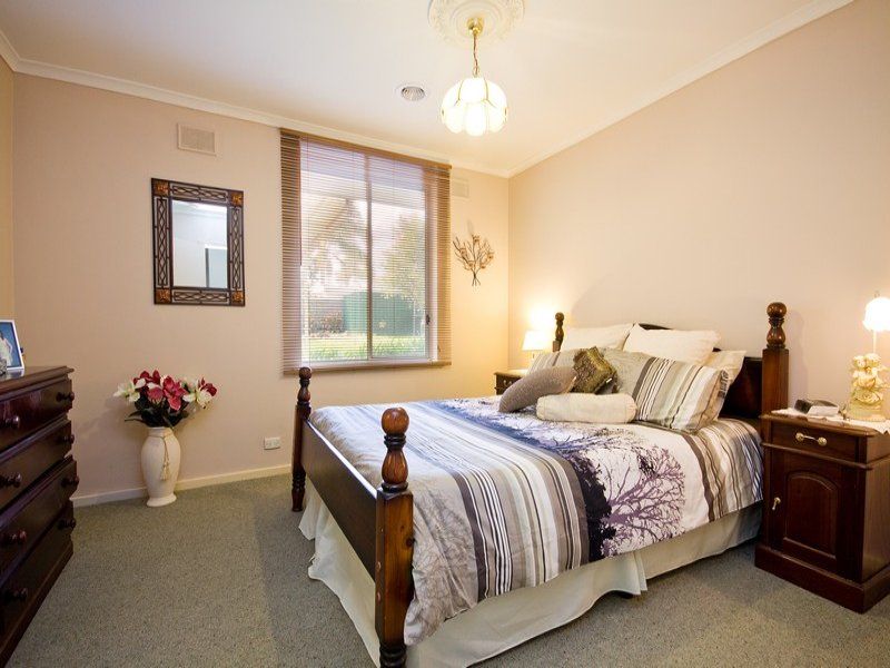 8 Topaz Crescent Salisbury East 5109