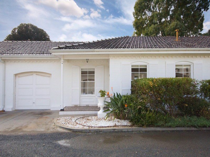 4/8 Robert Street Glenelg South 5045