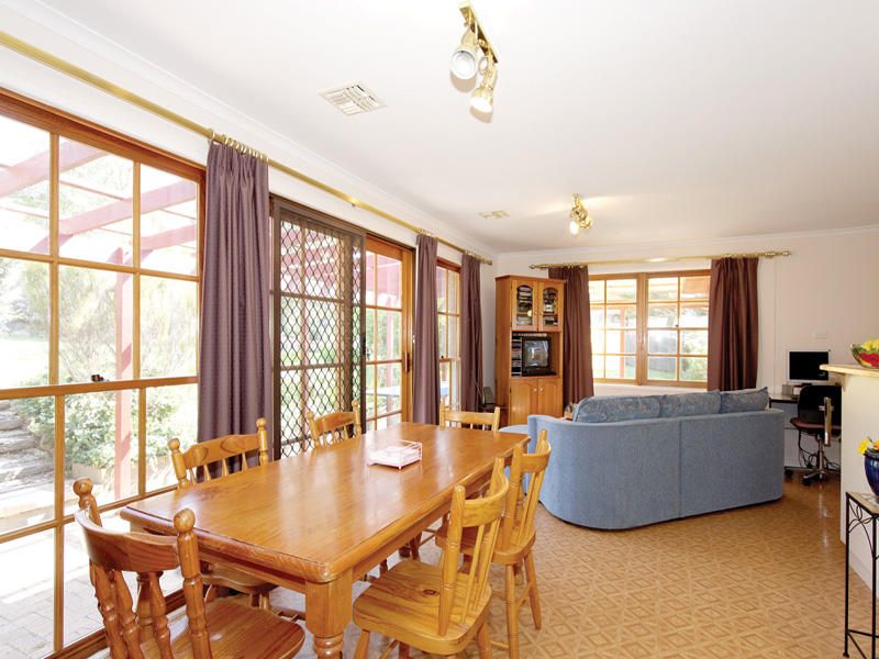 26 Andamooka Street, Fisher - Thumbnail 8