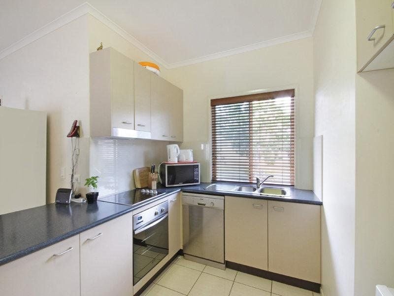 9 Tarawa Street KAWANA ISLAND QLD, Kawana Island - Thumbnail 3