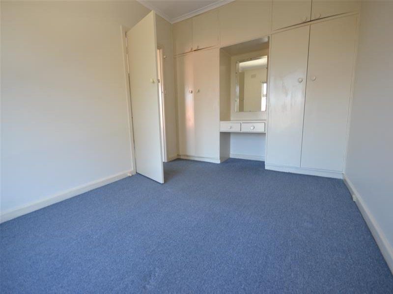 SPACIOUS ONE BEDROOM