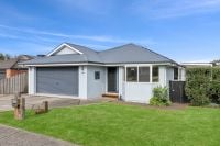 142 Clarendon Drive, Somerville VIC