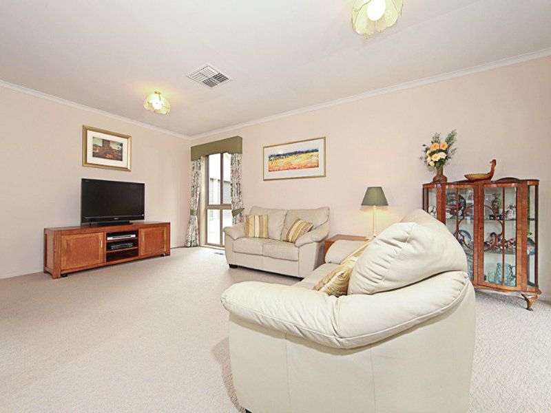 24 Beaumont Close, Chapman - Thumbnail 5