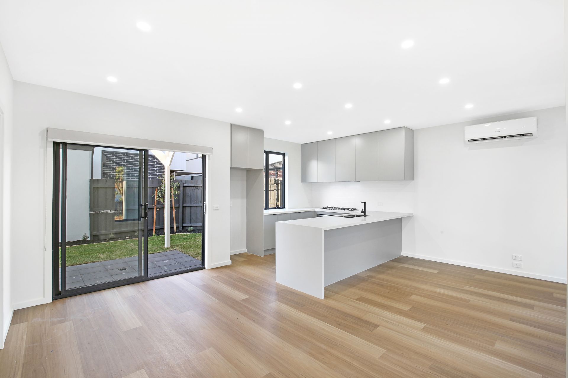 EXQUISITE FAMILY RESIDENCE IN THE HEART OF A VIBRANT COMMUNITY