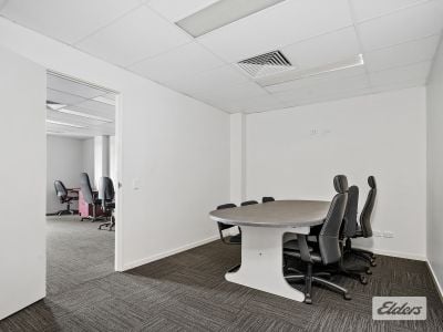 REFURBISHED OFFICE, PLENTY OF CAR PARKS!