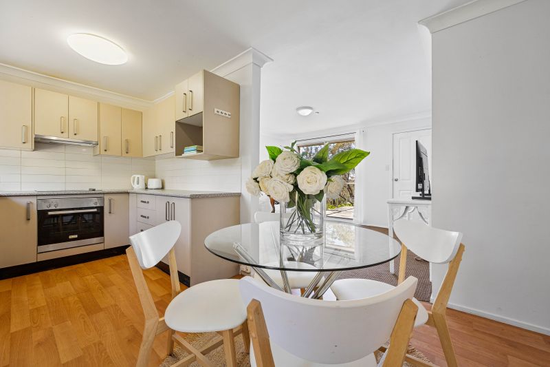 FILTERED LAKE VIEWS & A PERFECT BLANK CANVAS