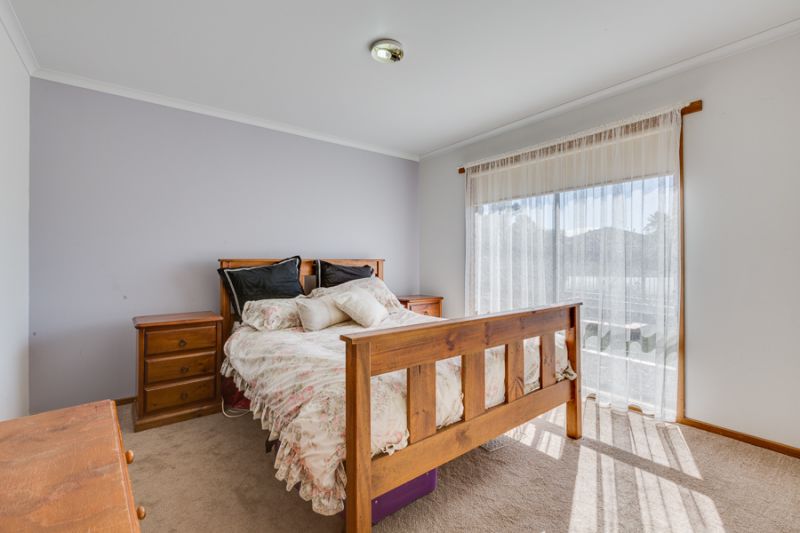 11 Taylor Drive, Bacchus Marsh - Thumbnail 3