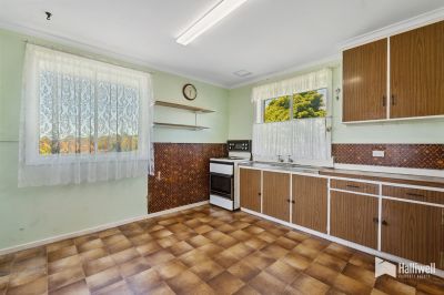 3
 
 
 
  
 
 
 1
 
 
 
  
 
 
 4
 
 
 
 
 
 
 
 42 Barker Street, Ulverstone TAS 7315, Ulverstone - Thumbnail 6