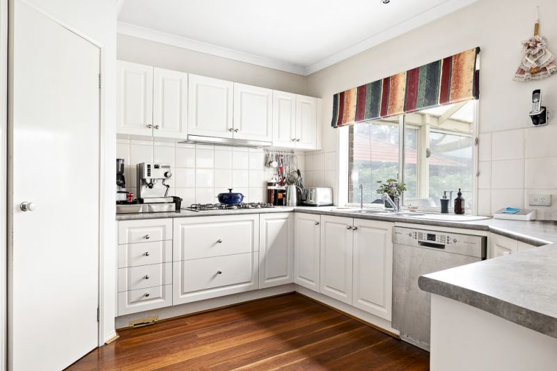 9 Learmonth Court, Caroline Springs - Thumbnail 6