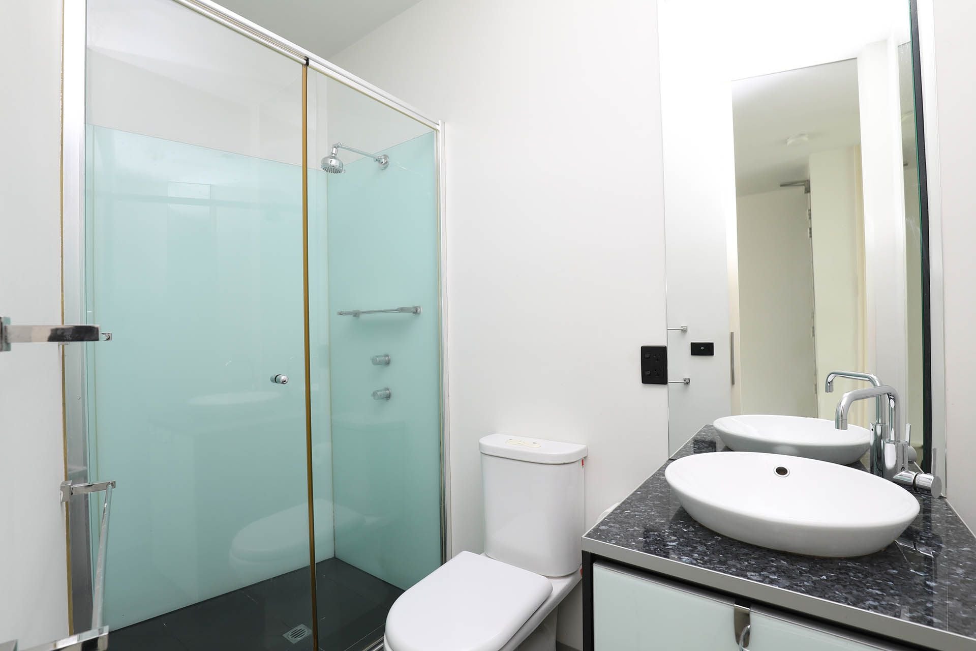 9/186 Barkly Street, St Kilda - Thumbnail 5
