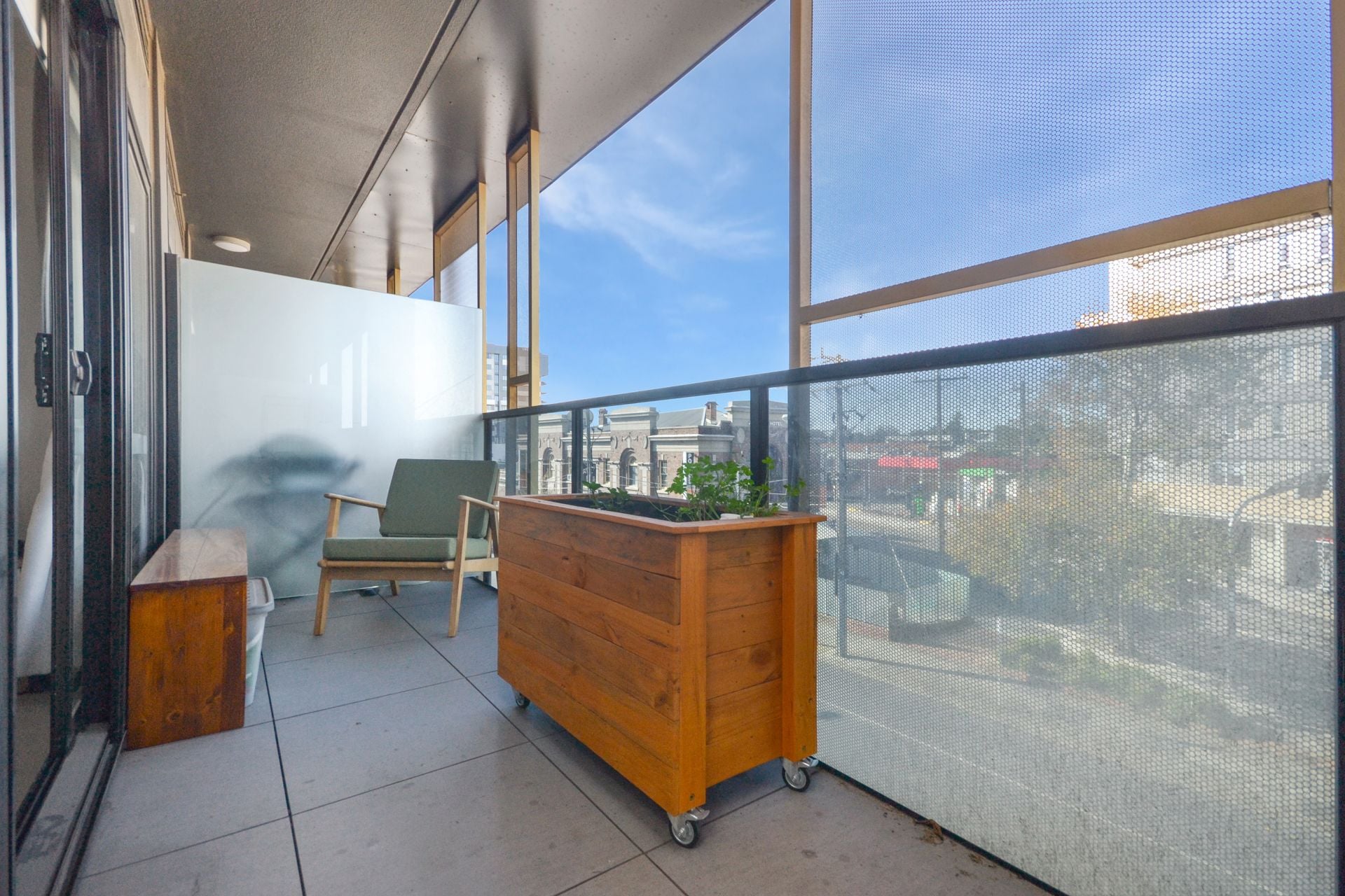 Spacious boutique apartment with generous study