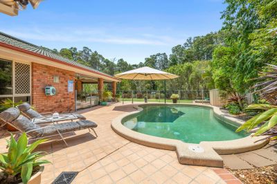 Your Own Private Oasis! 4 Bedroom House