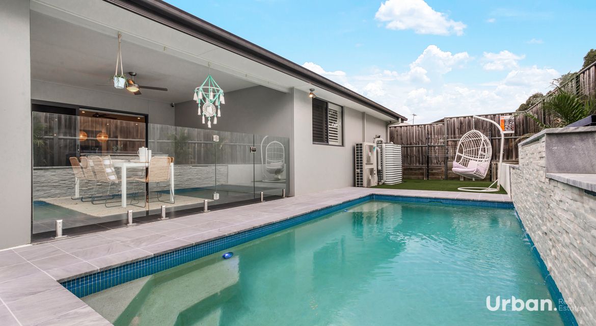 Colebee 51 Coronato Parade