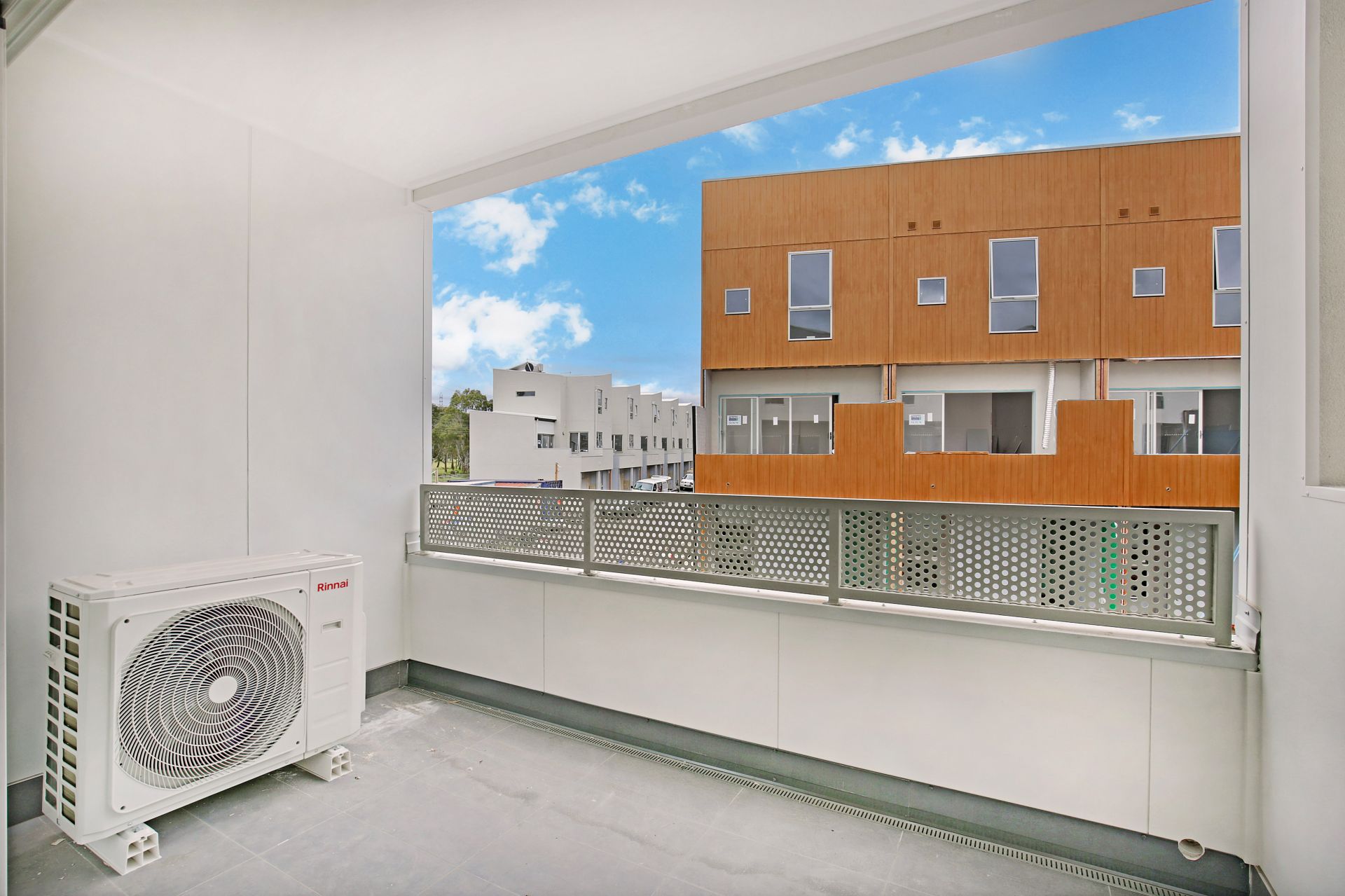 AS NEW TOWNHOUSE!