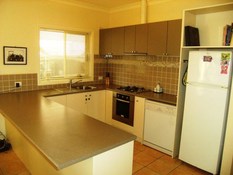 1 Swanhurst Green, Caroline Springs - Thumbnail 3