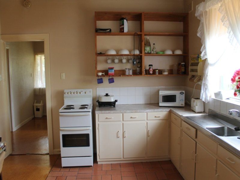 19 Meylin Street PORT MACDONNELL SA, Port Macdonnell - Thumbnail 2
