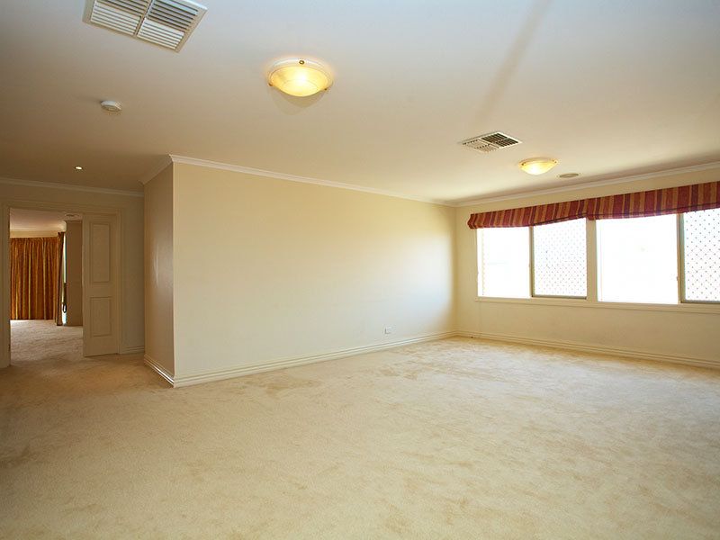 12 San Domino Avenue, Point Cook - Thumbnail 6