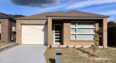 Tullimbar 42 Cordeaux Parade