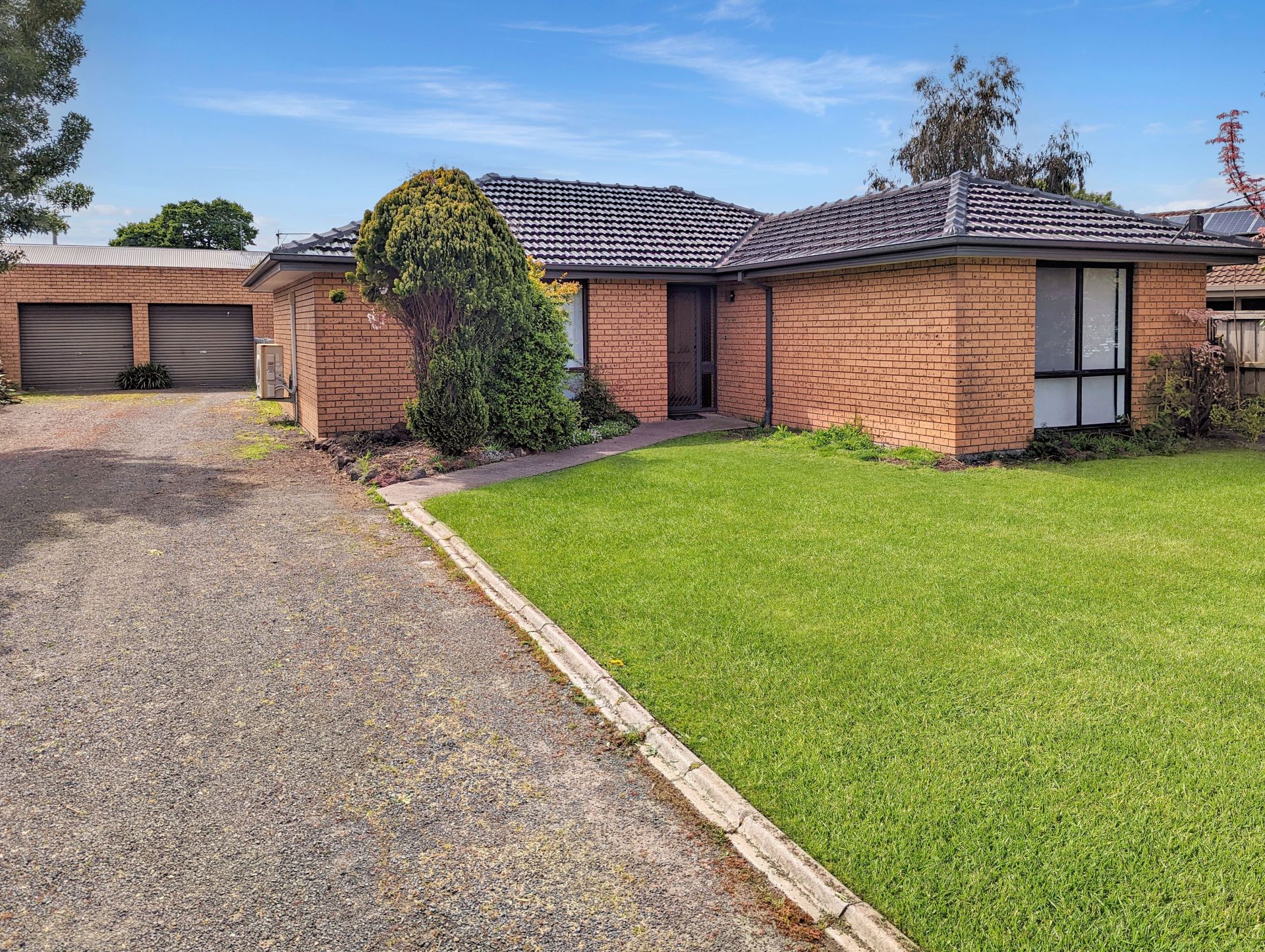 33 Sybella Avenue, Koo Wee Rup OBrien Real Estate