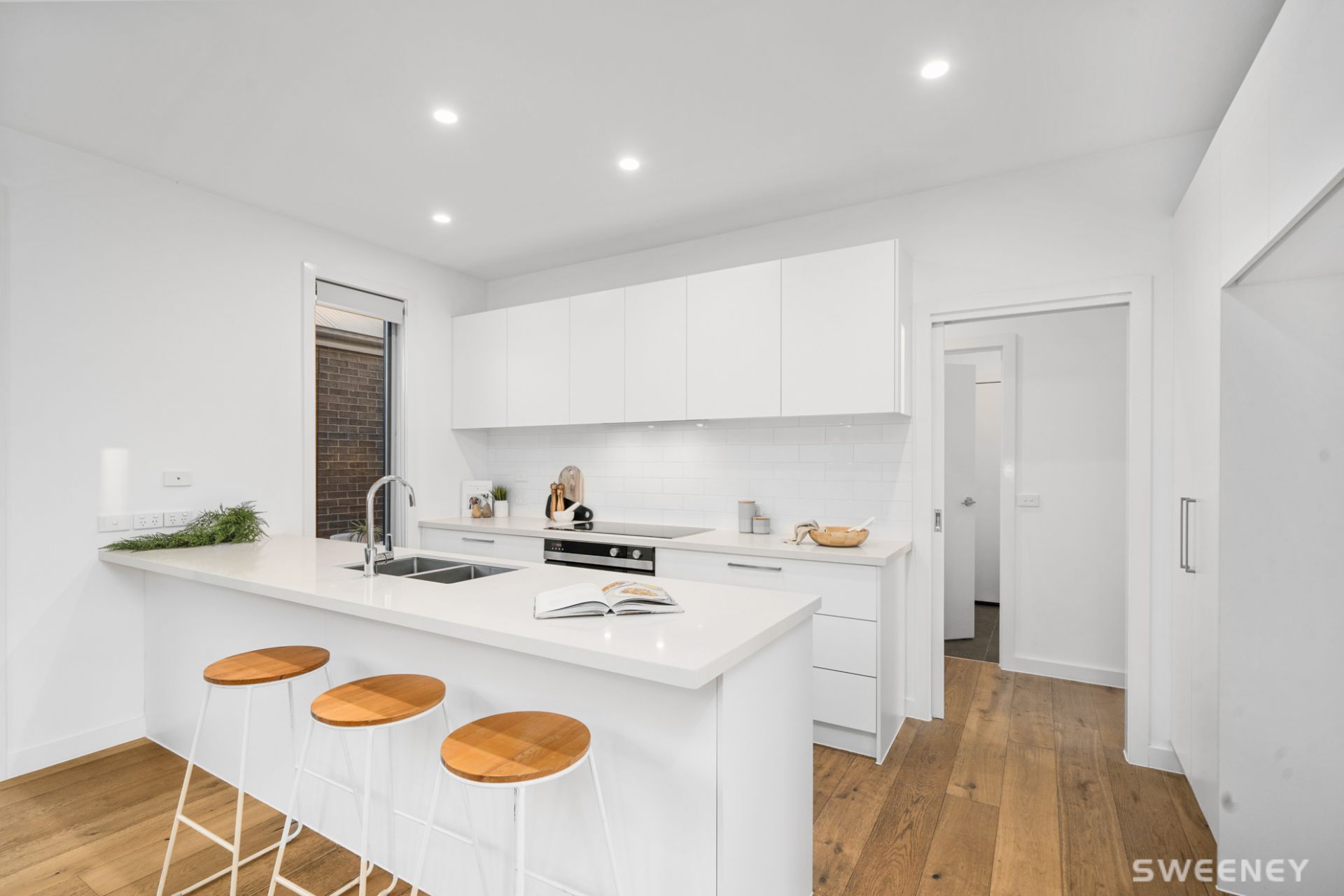 1/4 Begonia Avenue, Altona North - Thumbnail 4