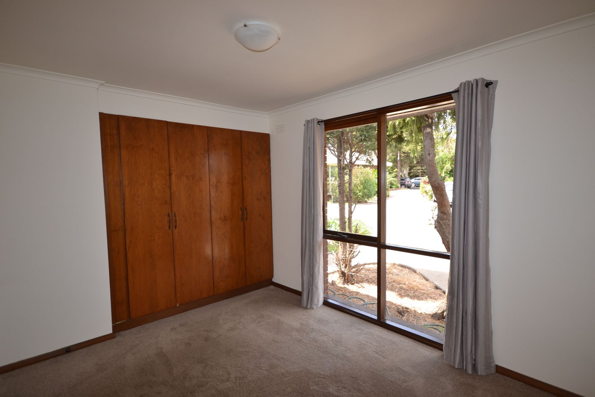 RENOVATED VILLA UNIT IN GREAT LOCATION