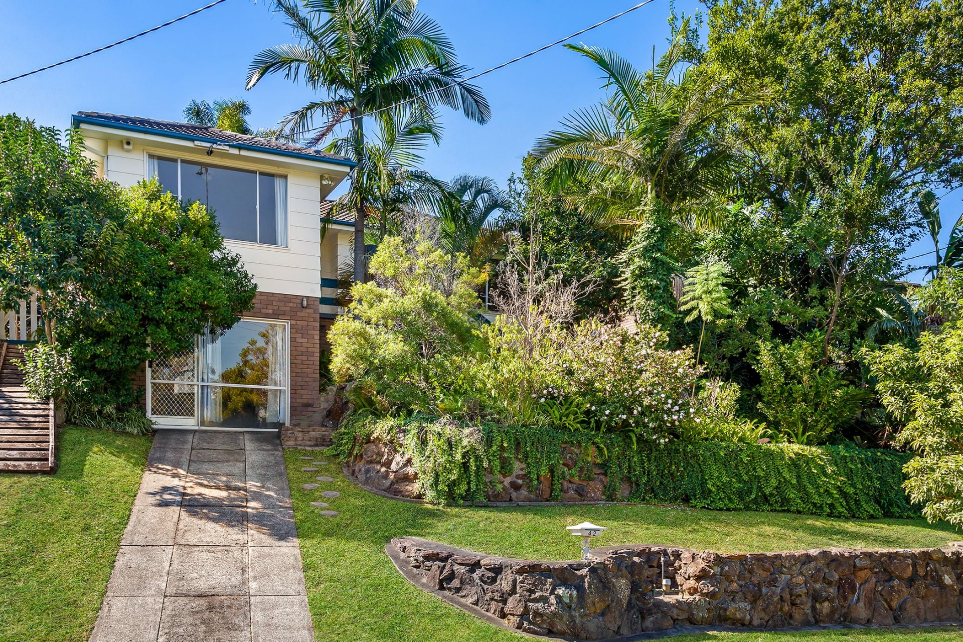 Real Estate For Sale 42 Stanley Avenue Farmborough Heights , NSW