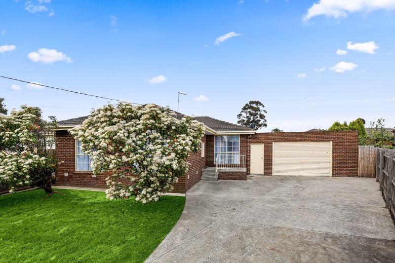 12 Charlton Place, Thomastown