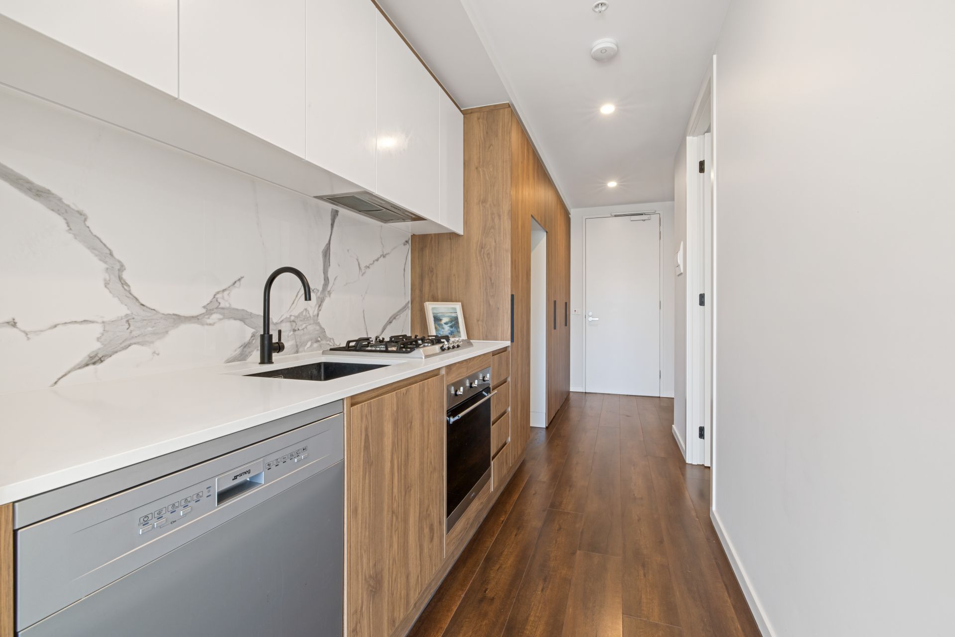 Central Modern Apartment.
