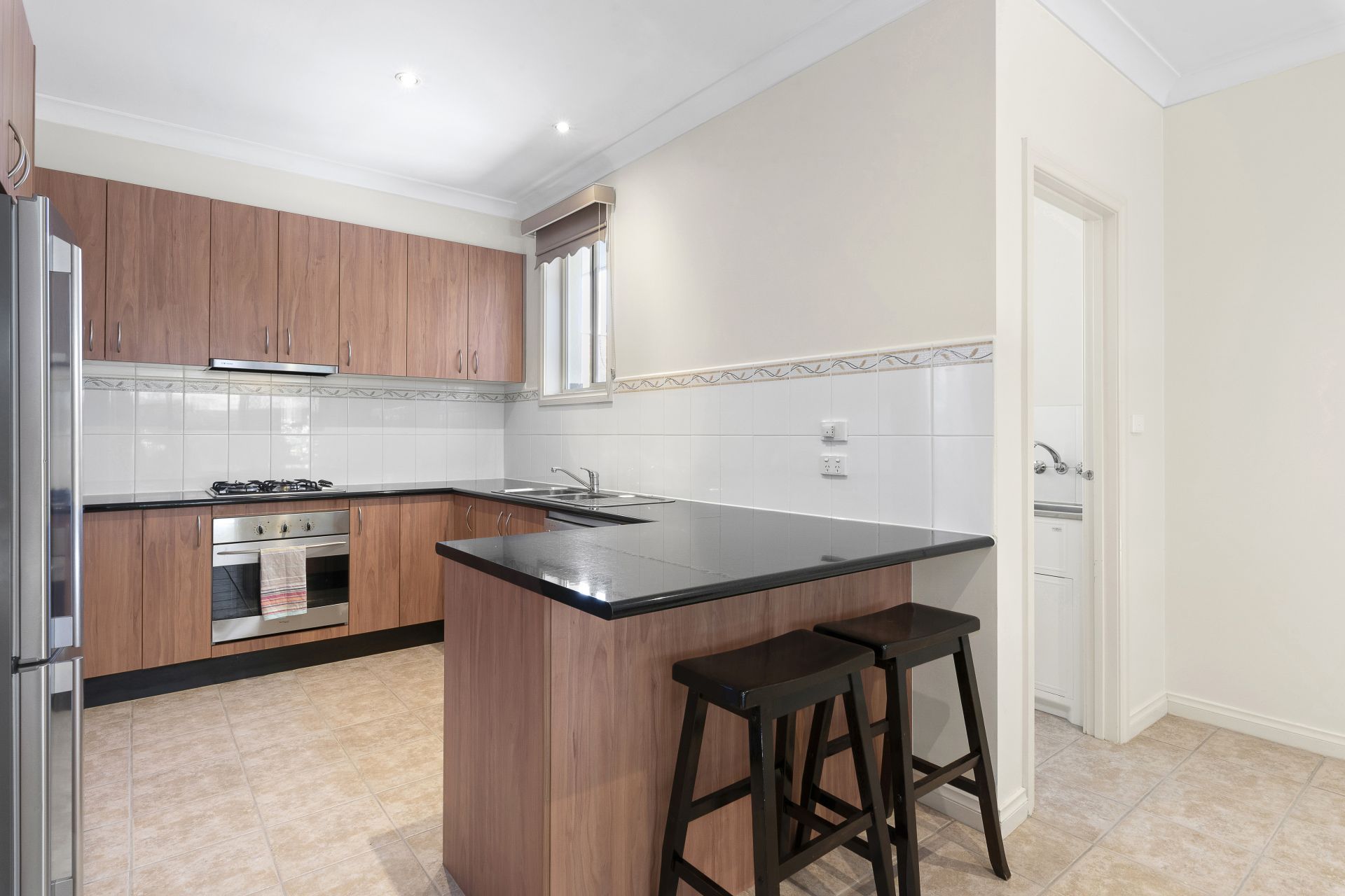 PRIME LOCATION , BEACONSFIELD GEM