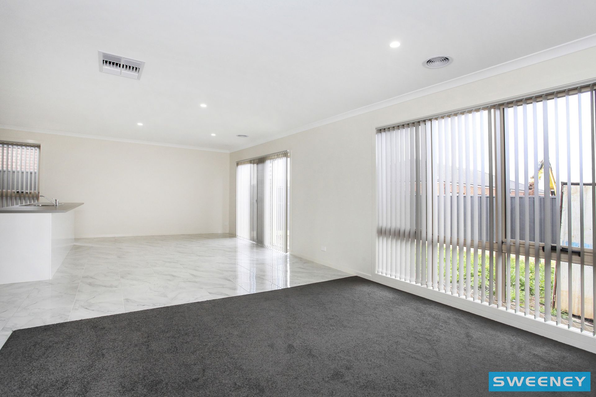 98 City Vista Court, Plumpton - Thumbnail 5