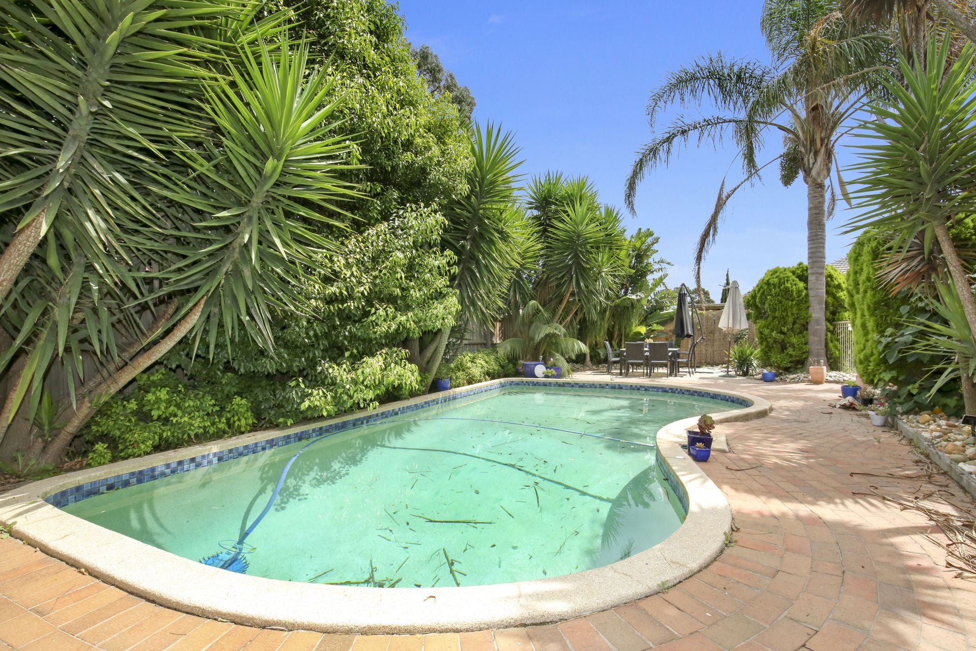 RESORT STYLE FAMILY HOME COMPLETE WITH A POOL!