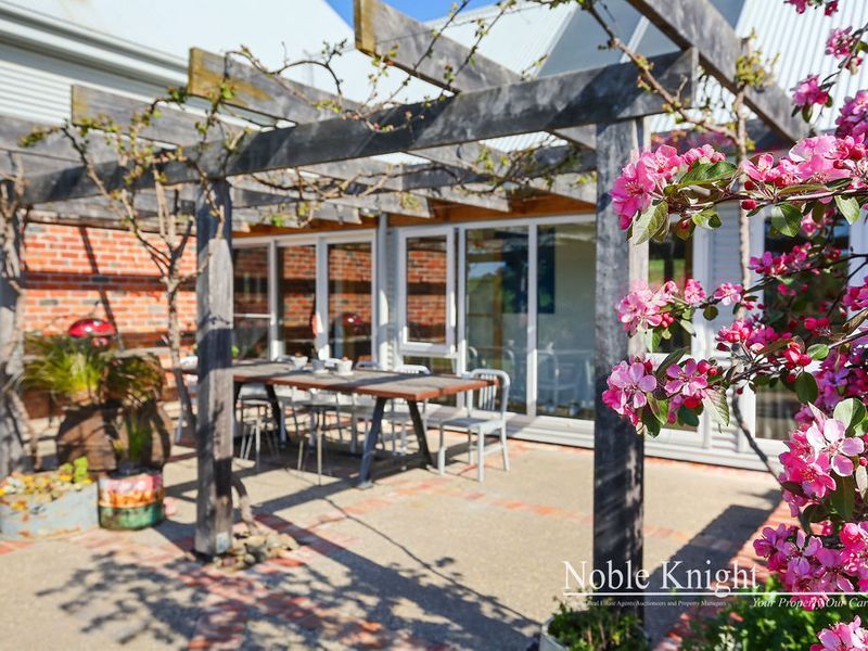 146 Carey Road, Yea Noble Knight