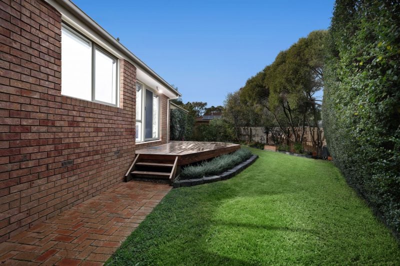 8 Nevern Court, Mill Park