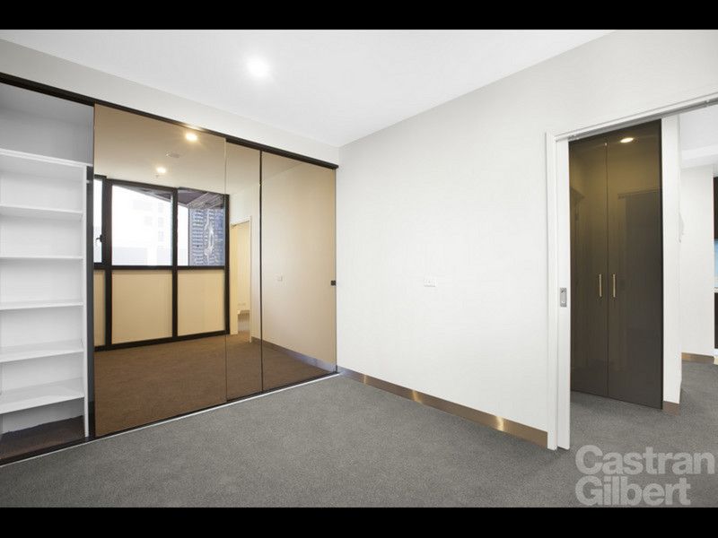 701/33 Clarke Street, Southbank - Thumbnail 4