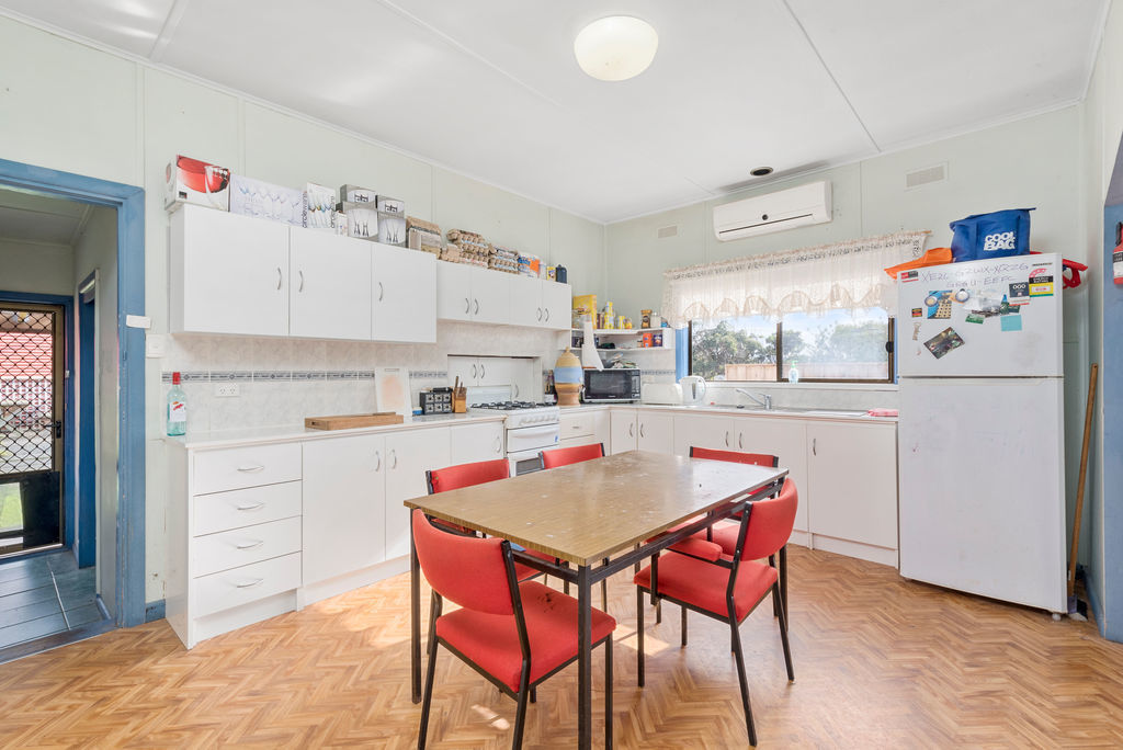 24 Great Ocean Road, Marengo, VIC, Marengo - Thumbnail 5