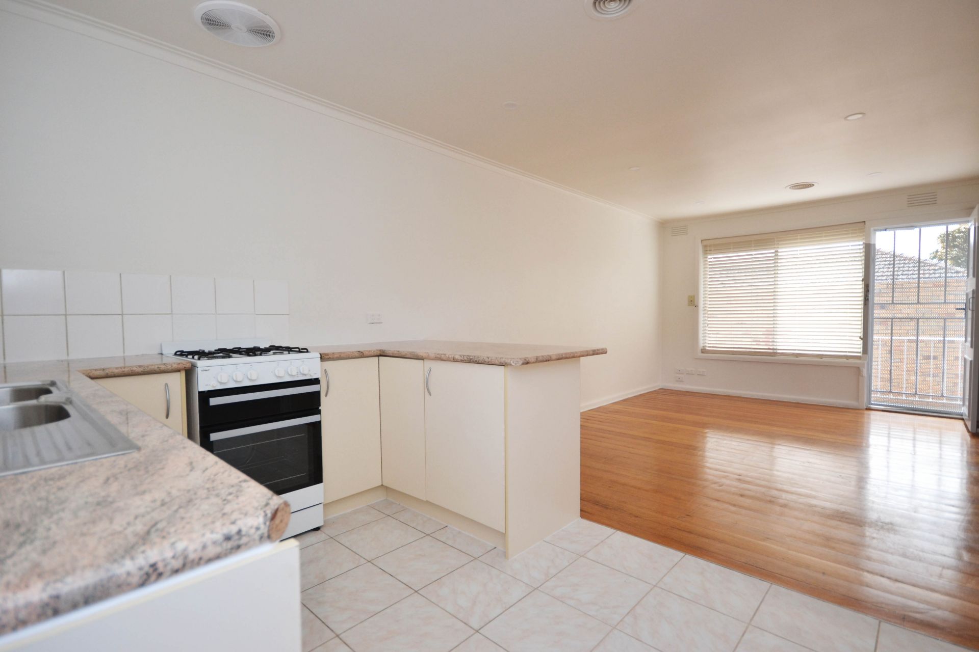 Spacious Reservoir Living