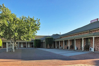 MOTOR INN FOR SALE - 4 STAR - CENTRAL WEST