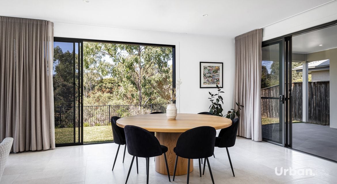 Colebee 1 Woodhall Close